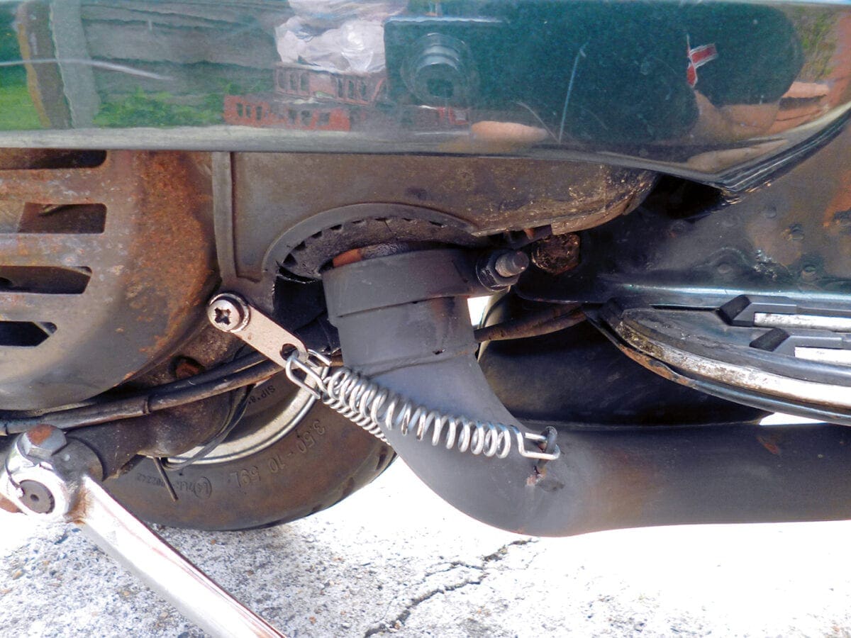 The Road 2 has new clips and springs for extra security. Notice it fitted all the way up the barrel stub too.