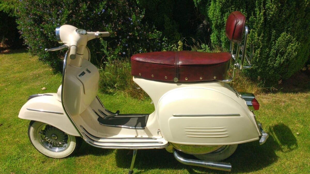 Piaggio Vespa SS180/200 – Scootering