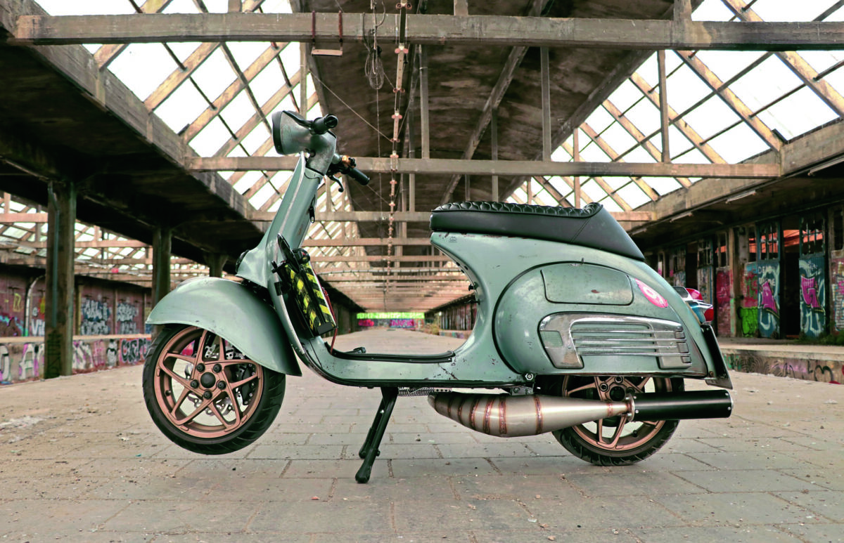 Deep Stance: A 1950s Vespa brought into the 21st century