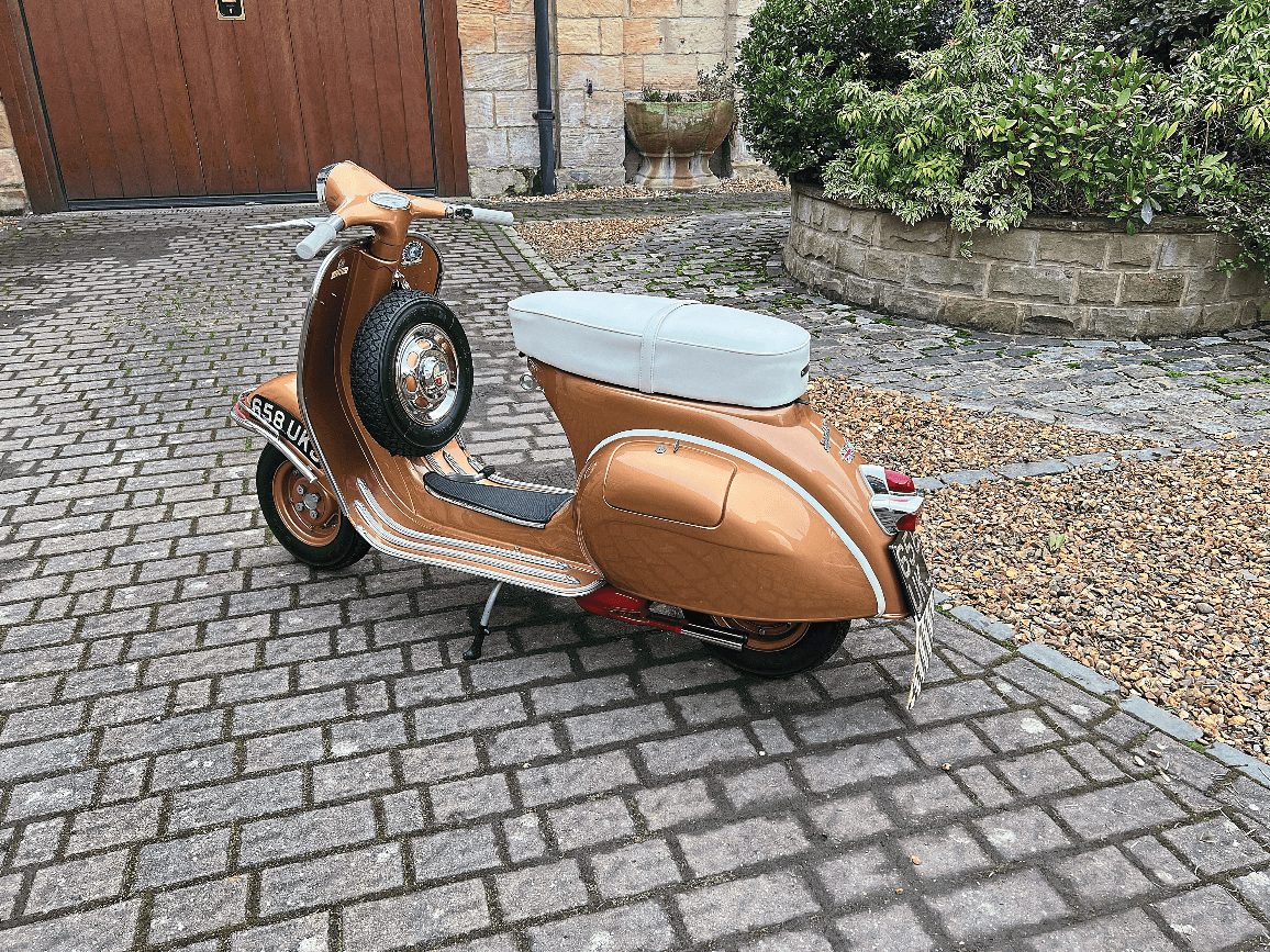 vespa studium製　made in gt Britain The delightful Douglas Sportique that closed Vespa production in
